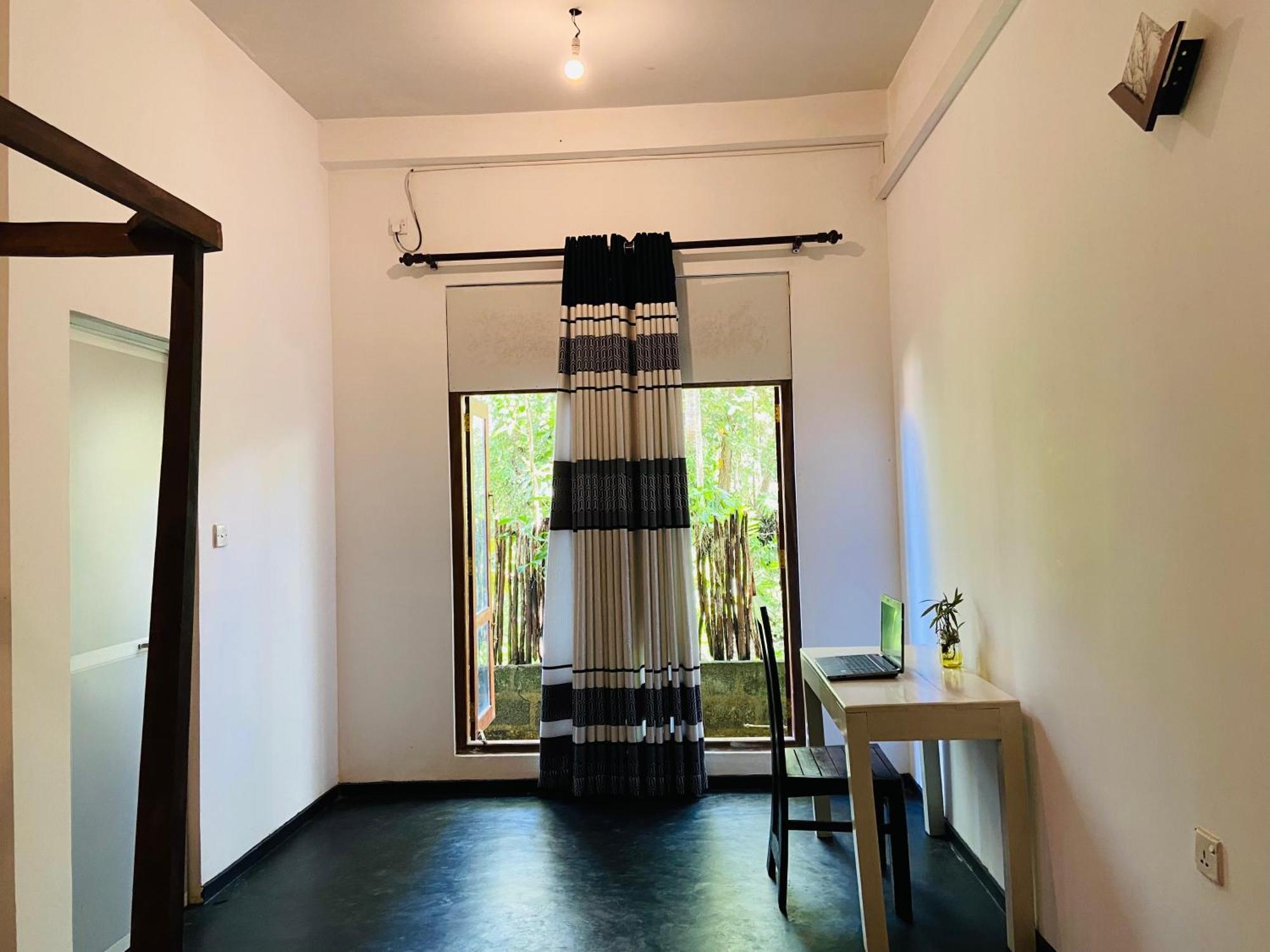 Leo Homestay Dikwella Exteriör bild