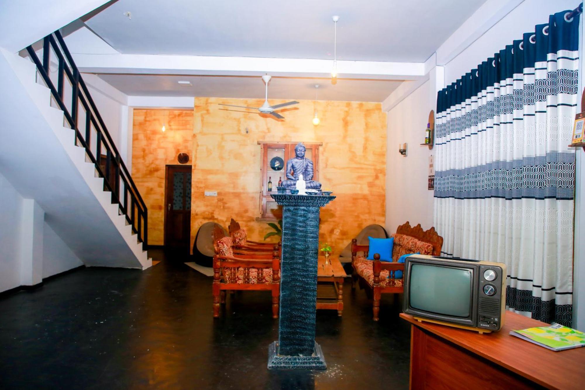 Leo Homestay Dikwella Exteriör bild