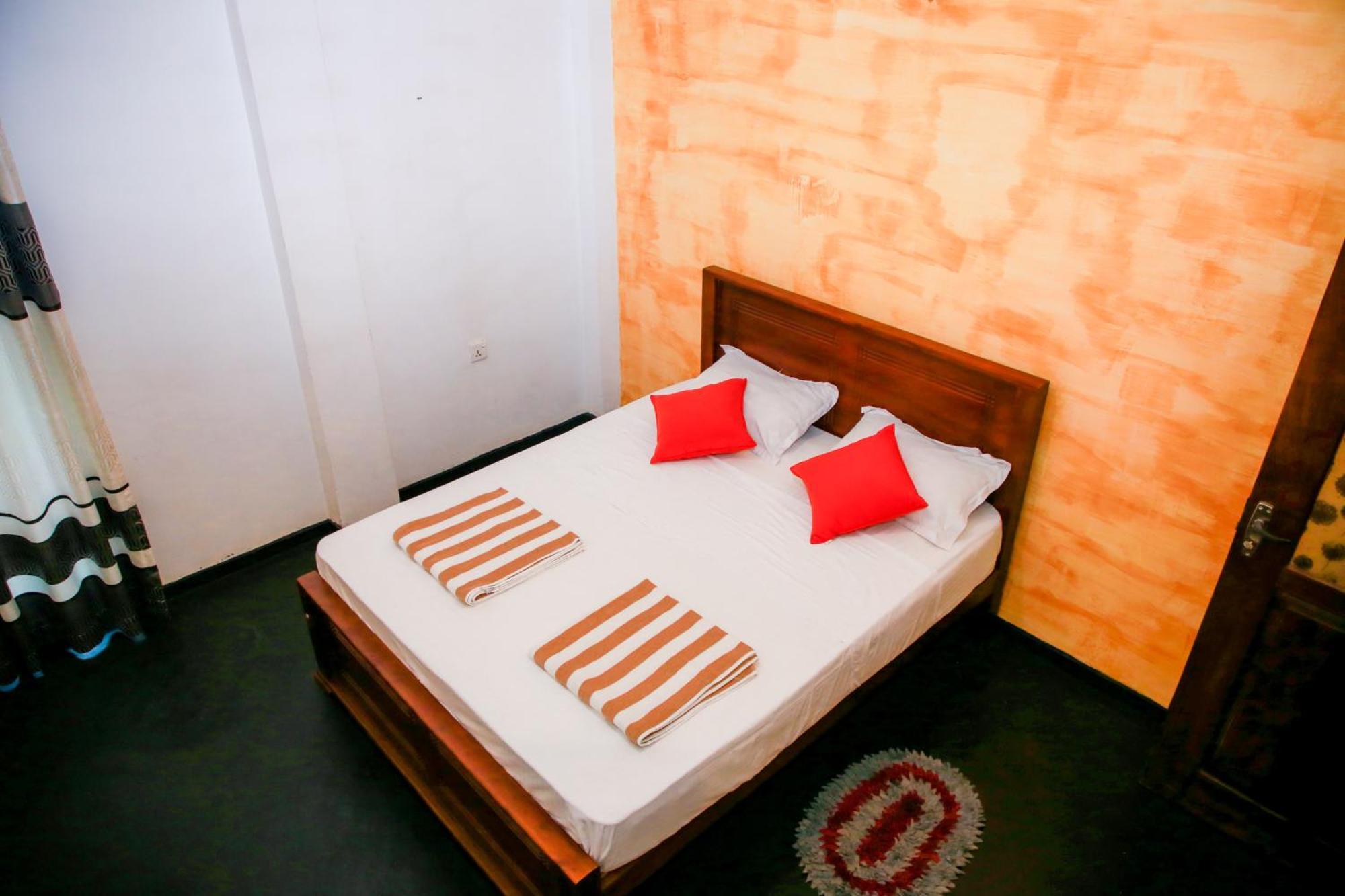 Leo Homestay Dikwella Exteriör bild